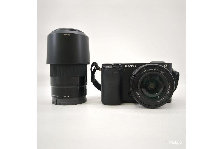 中古】SONY APS-C ミラーレス一眼カメラ α6400 ダブルズームレンズキット 同梱レンズ SELP1650+SEL55210  ILCE-6400Y 入荷しました♪｜2024年07月30日｜静岡県のリサイクルショップ ピックアップ磐田店