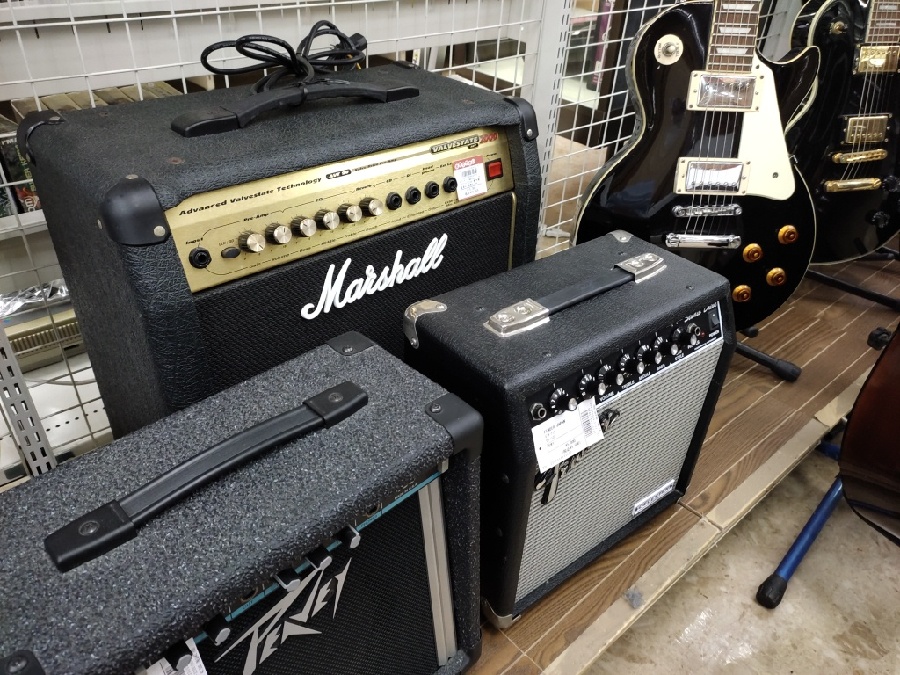 時間を忘れてギターを弾きまくりたい音です。Fenderギターアンプ