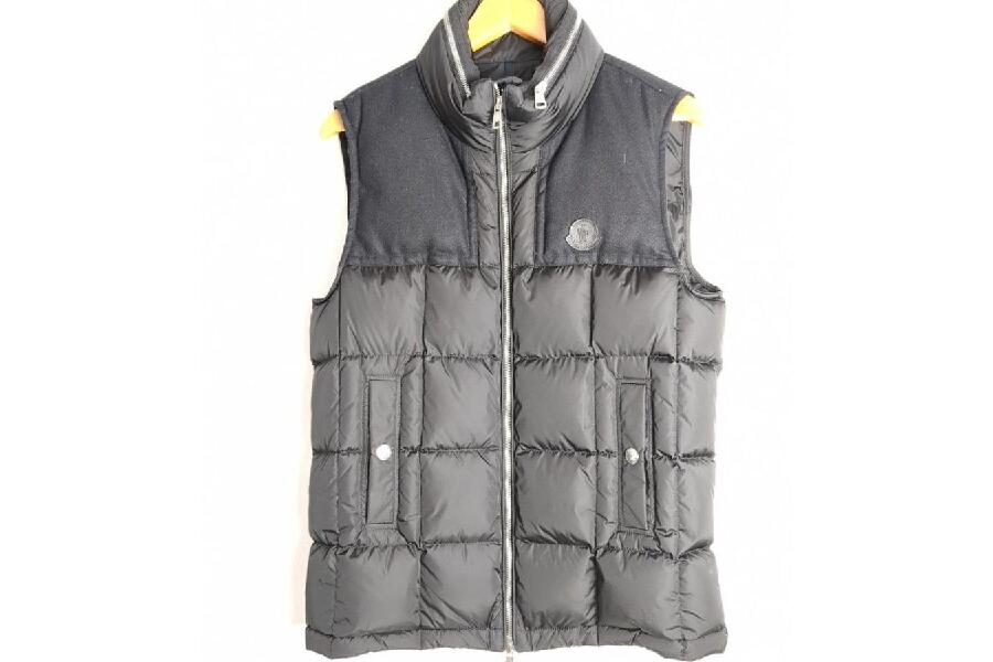 モンクレール CESAR GILET ダウンベスト C20914330185 54155 メンズ SIZE M ブラック MONCLER  入荷しました♪｜2023年10月25日｜静岡県のリサイクルショップ ピックアップ静岡登呂店