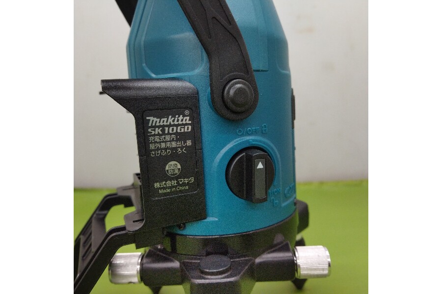 マキタ(Makita) 充電式屋内・屋外兼用墨出し器 つらく SK10GD