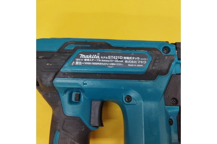 マキタ makita ST421D 充電式タッカ【リライズ野田愛宕店】【店頭取引限定】【中古】管理番号：ITCP9KWU219G クリアランス