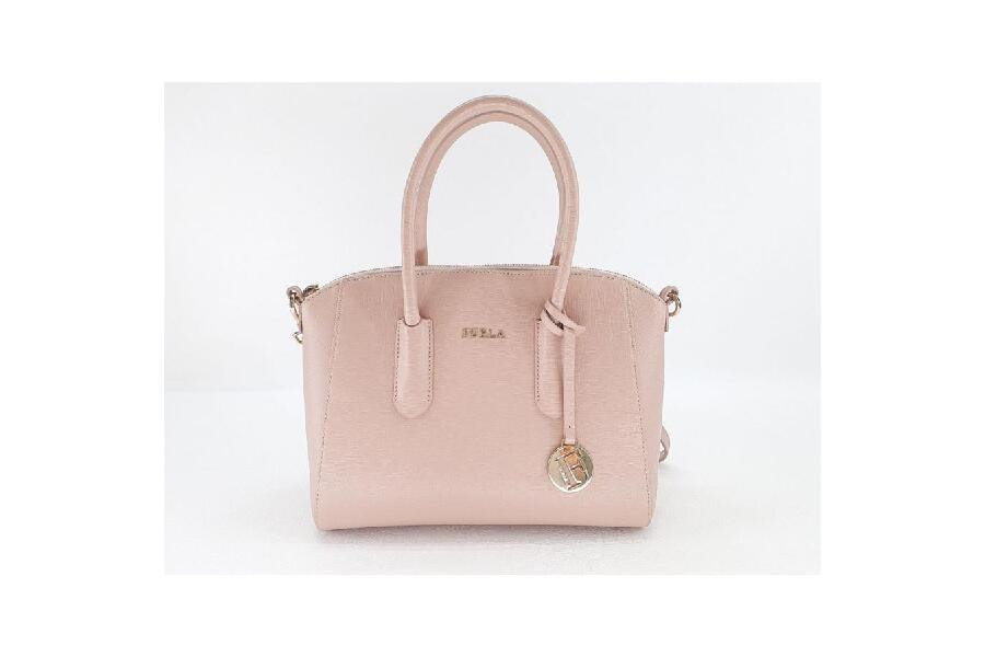 中古 フルラ ハンド ショルダー 2WAY バッグ FURLA ピンクベージュ 955837 ショルダーストラップ・袋付 無地 レディース  入荷しました♪｜2024年07月24日｜静岡県のリサイクルショップ キンバリー浜松高林店