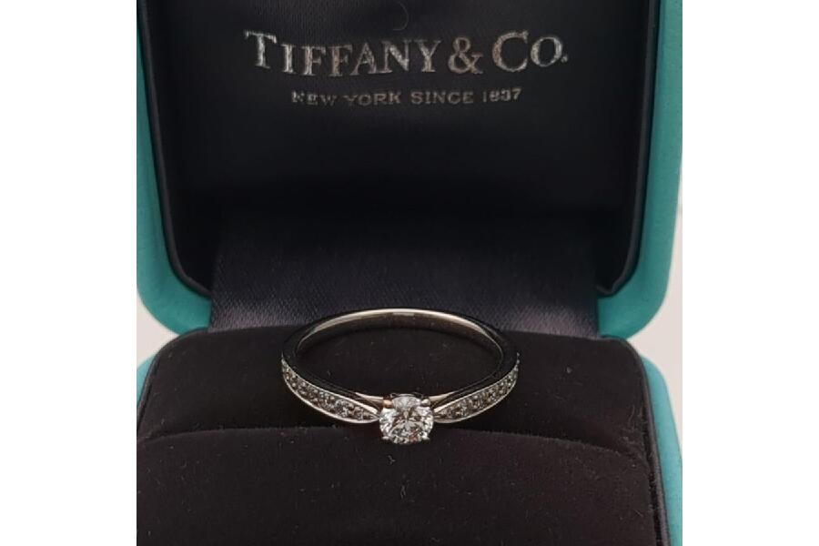 ティファニー ハーモニーリング 10号 950 2.8g ダイヤモンド 0.25ct 鑑定書 Tiffany u0026 Co. 磨き済 中古  入荷しました♪｜2024年07月20日｜静岡県のリサイクルショップ キンバリー藤枝インター店