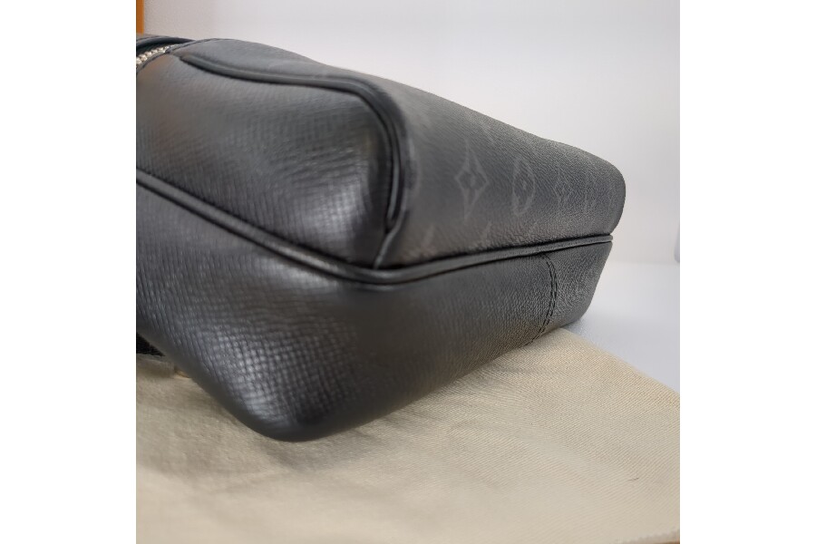 ルイ・ ヴィトン（LOUIS VUITTON）アウトドア・メッセンジャーPM M30233 買取り 入荷 致しました  ♪｜2023年05月06日｜静岡県のリサイクルショップ キンバリー静岡SBS通り店