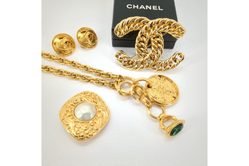 ココシャネル ヴィンテージシャネル CHANEL アクセサリー 買取り 入荷 致しました ♪｜2023年01月27日｜静岡県のリサイクルショップ  キンバリー静岡SBS通り店