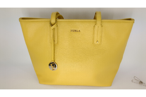 フルラ トートバッグ サフィアーノレザー加工 レモンイエロー FURLA Ａ４ ＰＣ可能サイズ  約40*25*14cm入荷しました♪｜2023年08月14日｜静岡県のリサイクルショップ キンバリー静岡SBS通り店