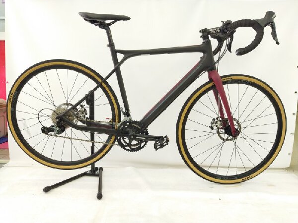 オフロードでもアグレッシブなグラベルロード! GT GRADE CARBON ELITE