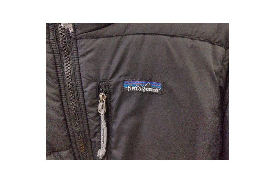 美品】Patagonia パタゴニア 84098 2001年製 DAS PARKA ダスパーカ 中綿ジャケット ビンテージ ブラック  収納袋付入荷しました♪｜2023年11月09日｜静岡県のリサイクルショップ ピックアップフィールドギア浜松宮竹店